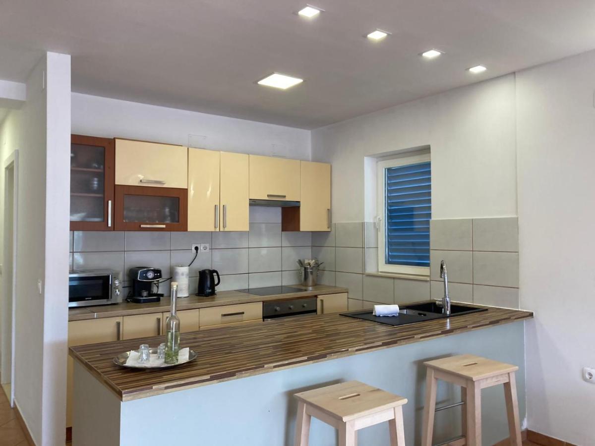 Casa Di Giorgio Apartment Jelsa  Exterior photo
