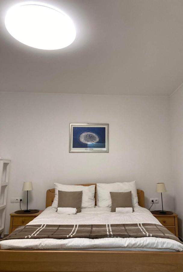 Casa Di Giorgio Apartment Jelsa  Exterior photo